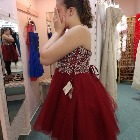 Formal Dress - Picture 3 of 4